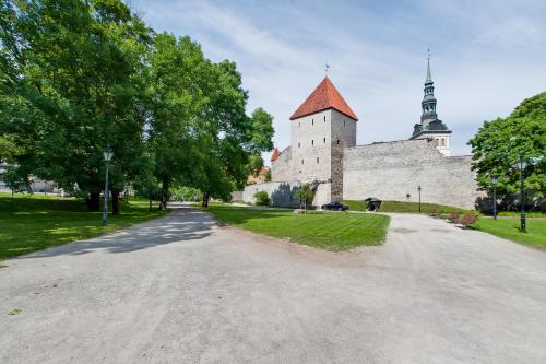 Old Town Central Apartment - image 9
