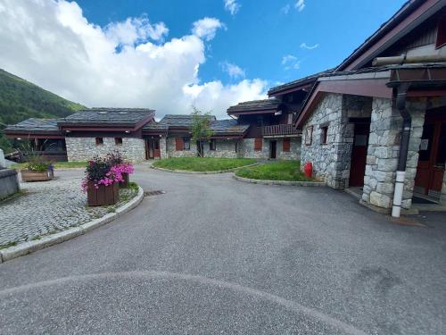 Studio divisible 4 pers. rénové proche pistes Valmorel - FR-1-356-543 (Studio divisible 4 pers. renove proche pistes Valmorel - FR-1-356-543) in มูติเยร์