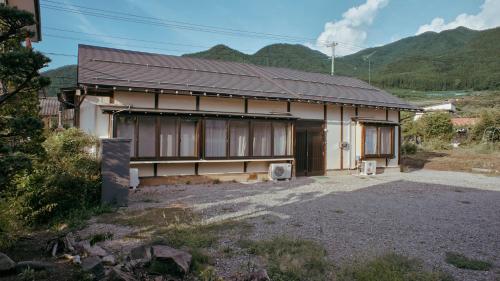 Five Peaks Yudanaka, Jamanouči