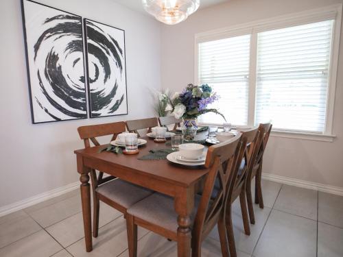 Létesítmények, Flamingo Lane House - Entire House 3BD2BA w Peloton & Tesla Chgr in Highland Meadows