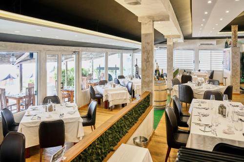 Restaurante, Roma Hôtel & Restaurant in Libreville