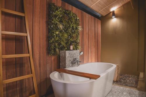 設施, 蓋特加別墅 (Gategaa Village) in 查洛姆恩