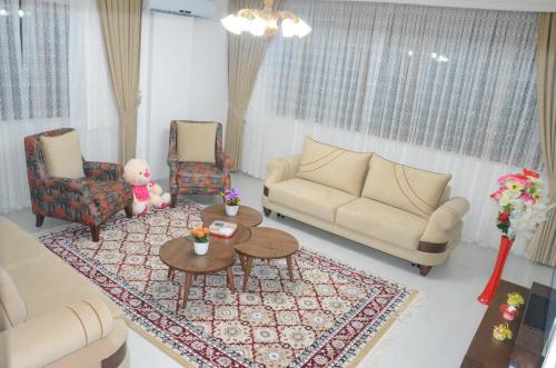 3 bedrooms, 8 beds