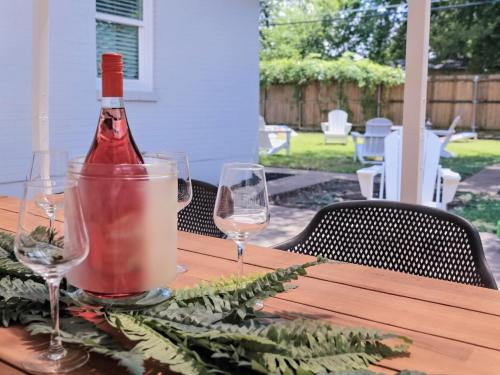Létesítmények, Flamingo Lane House - Entire House 3BD2BA w Peloton & Tesla Chgr in Highland Meadows