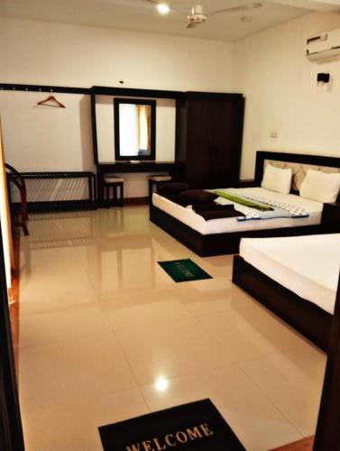 Sea Breeze Lagoon Villa in Mannar