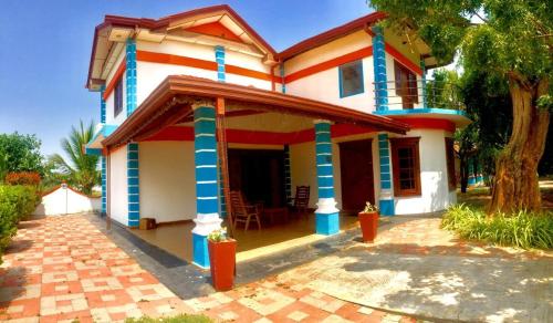 Sea Breeze Lagoon Villa in Mannar