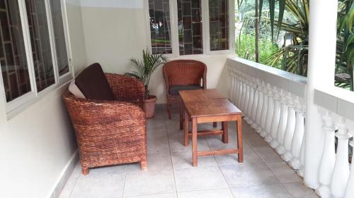 Balkons/terase, Brownstone Country Home in Lira