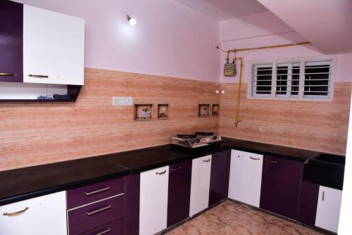 Urbanstay Service Appartment