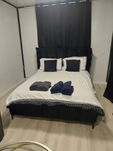 בקתה על הנחל in Kfar Yuval