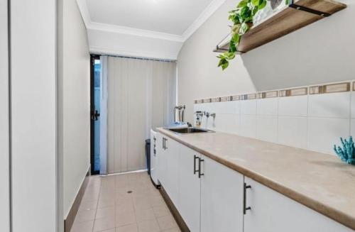 Room in a house in Australind