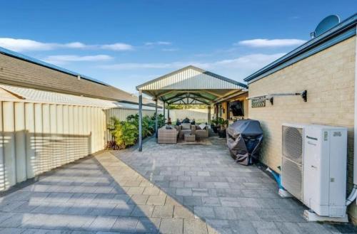 Room in a house in Australind