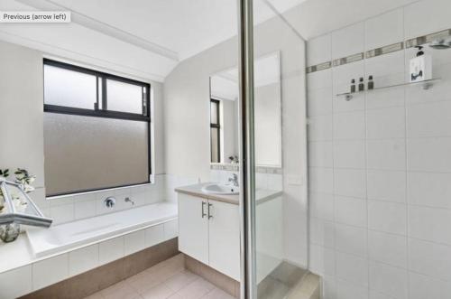 Room in a house in Australind