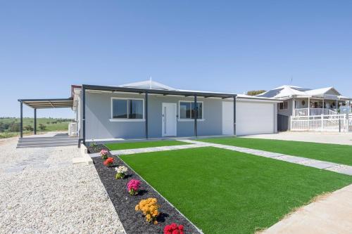Modern Retreat with Stunning Panoramic Views in Toodyay