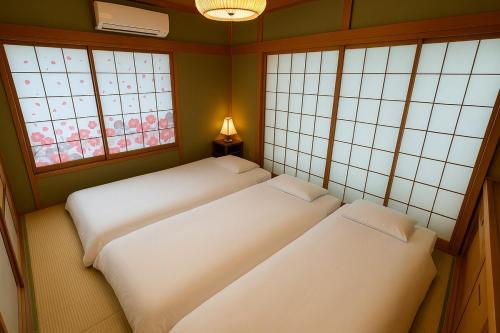 Matsubara Station 2 minutes Shinjuku, Shibuya 15 minutes Pure Japanese style house where you can feel the seasons Maximum 6 people rent a house Quiet house