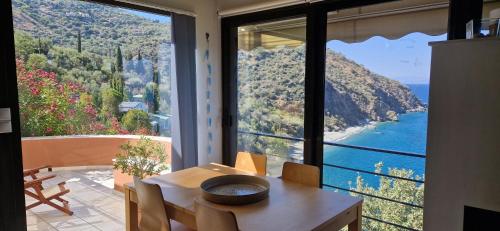 Maison Pera Melana, entre mer et montagne in ลิวาดี (ติรอส)