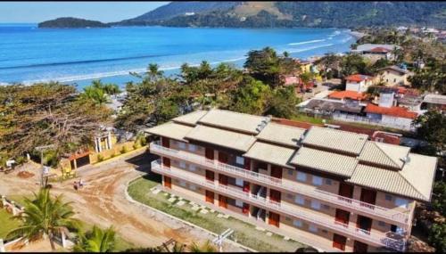 Pé na areia Ubatuba praia do sapê