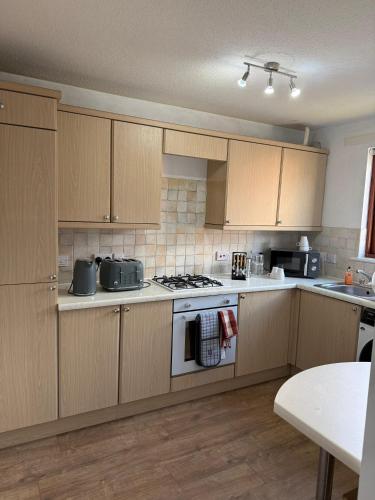 Flat near to City Centre attractions - Free parking, Edinburgh (photo 4)