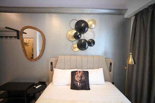 Acropolis View Suite Klathmonos by Zeussuites, Athen (Foto 9)