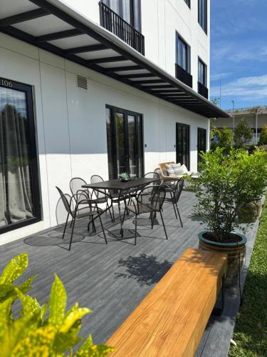 545 Residences - Extended stay property-- Min 6 nights near Pioneer MRT Station