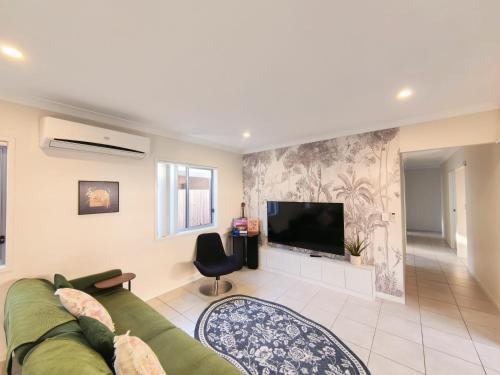 4b2b Coomera Comfort Lodge Near Theme Park & Westfield in Coomera