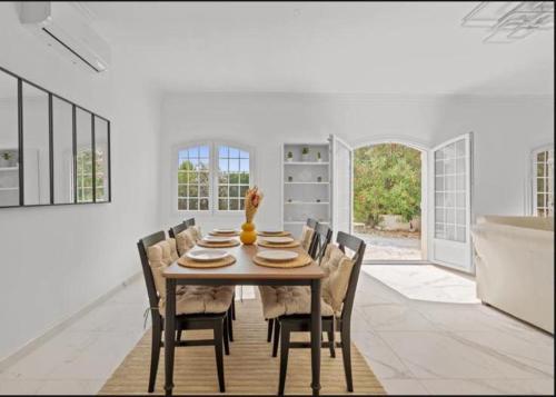Premium house in Mougins with Private Tennis in Мужен