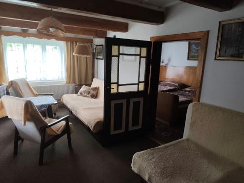 ROUBENKA KRÁLÍKY cena za celý objekt (ROUBENKA KRALIKY cena za cely objekt) in Kraliky