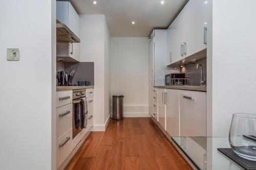 Central Cosy Canal-side 2Bed 2Bath, London (photo 6)
