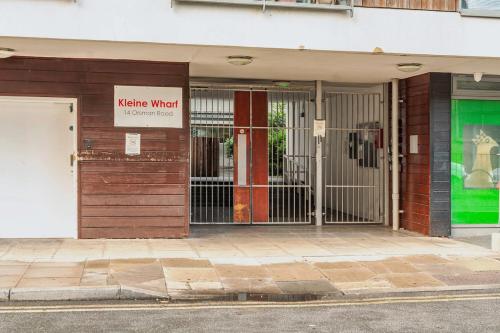 Central Cosy Canal-side 2Bed 2Bath, London (photo 9)