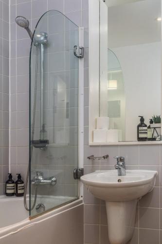 Central Cosy Canal-side 2Bed 2Bath, London (photo 10)