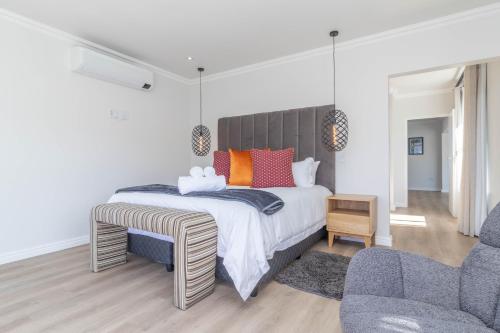 Relax in comfort and style with a swimming pool, aircons and braai room, Hermanus (zdjęcie 5)