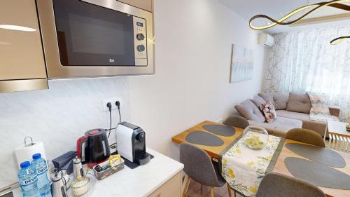 Cozy Central 1 Bedroom Apartment Near Mall Sofia and metro, Sofia (Foto 6)