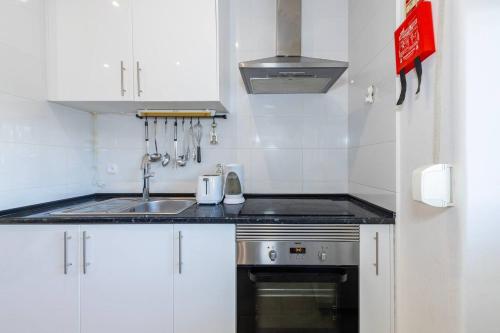 Benfica City Flat Stay by Perfect Getaway in อมาดอรา
