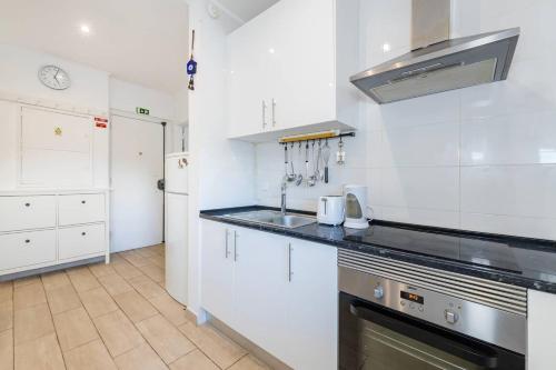 Benfica City Flat Stay by Perfect Getaway in อมาดอรา