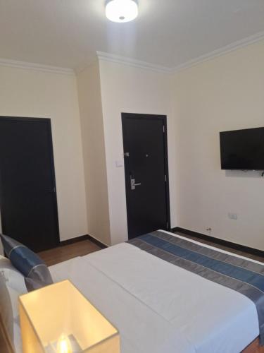 Point Central Hotel - image 4