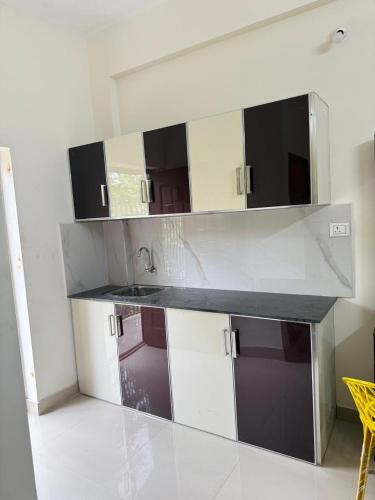 SR Apartments Kollakadavu in Valikunama
