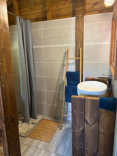 BUNGALOW en pleine nature in Μπαϊ-Μαχαουλτ