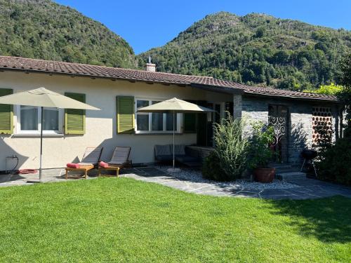 Garden, Casa Medusa - con piscina, a 2 minuti dalla stazione in Cavigliano