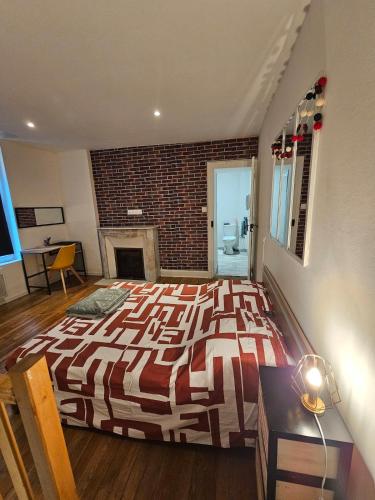 Petit Duplex centre ville Montluçon 10 minutes à pieds de la gare - Location saisonnière - Montluçon