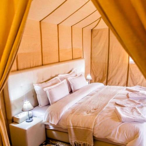 3 twin beds