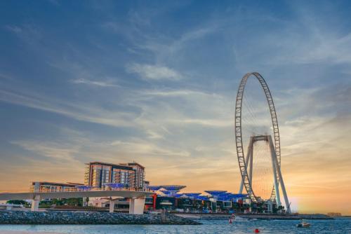 Luxury Modern Apt in JBR 2 MIN to BEACH, Dubai