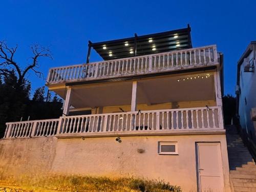 Exterior view, Apartmani Suzanna in Mirista