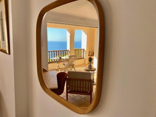 Grande villa familiale vue mer avec piscine - domaine privé à St Cyr sur Mer (Grande villa familiale vue mer avec piscine - domaine prive a St Cyr sur Mer) in Le Jas des Amandiers