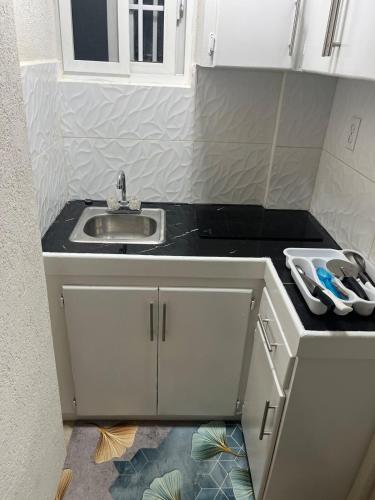 Ackee Villa Getaway in โคเวอร์ลีย์