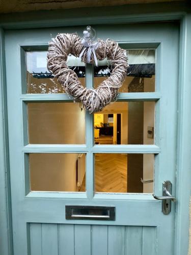 Otter Hollow - a spacious central apartment in Ilkley