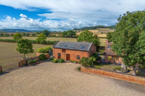Maple Cottage - Rural Charm & Cotswold Views in Dumbleton