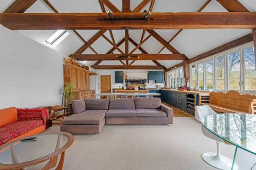 Greenhill Farm Barn- Stunning Cotswold Barn with Billiards Room gîte à louer Lower Brailes