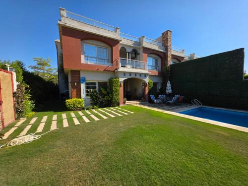 Superlux Villa with Private Pool - King Mariout – khách sạn tại Bahig