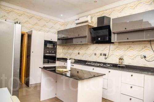 Enugu-LuxVilla 4 BEDROOM LUXURY DUPLEX in Enugu