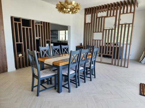 Seadmed, Rock House Estate in Port Elizabeth