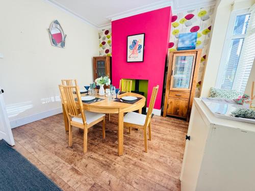 Létesítmények, 2 BED home in Birmingham Contractors free parking and fast Wi-Fi in Smethwick